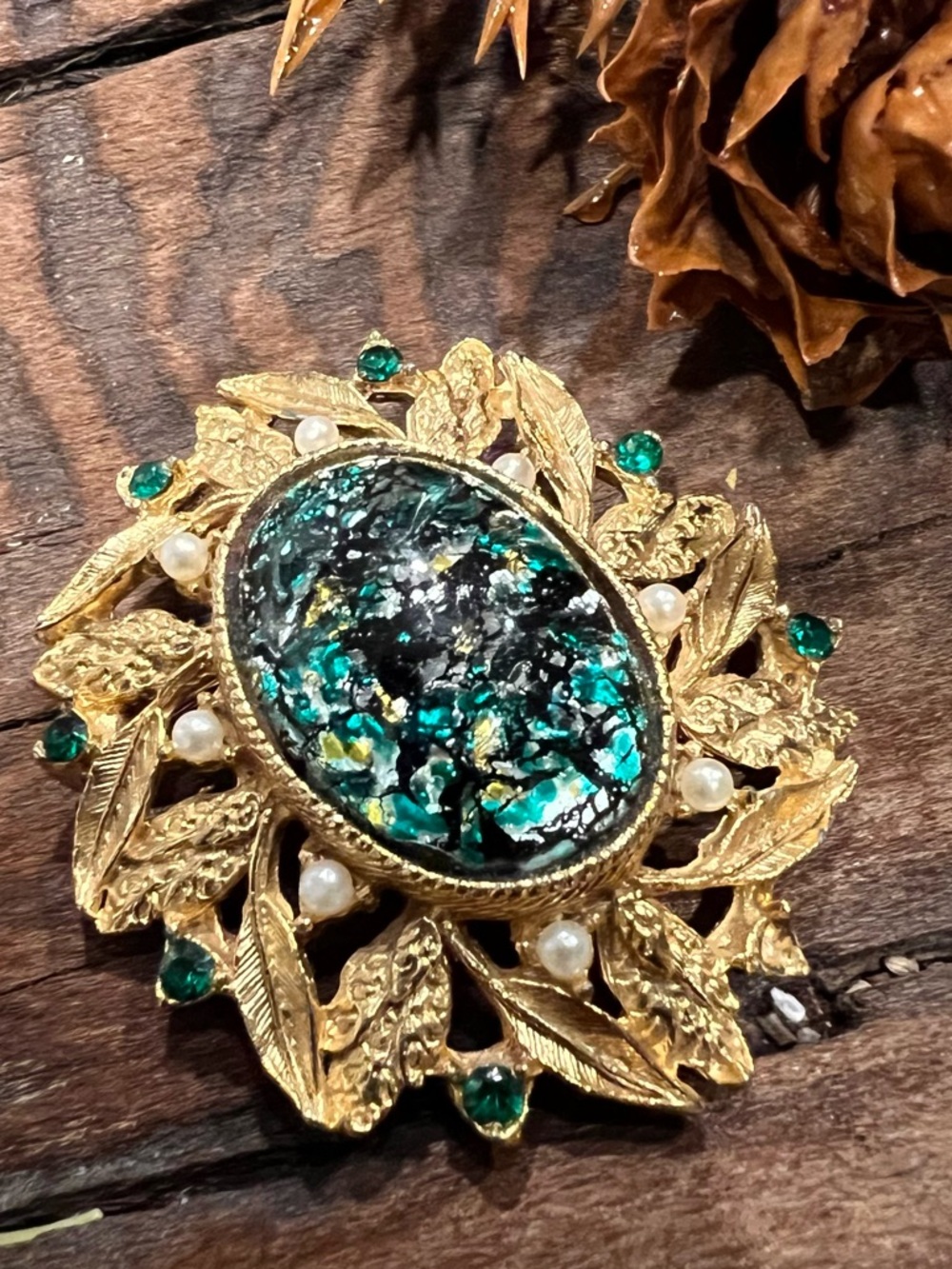 Confetti Green Glass Brooch Gold Tone Faux Pearls Victorian Peacock Metallic